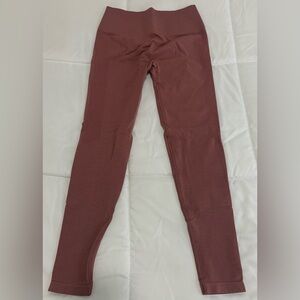 NEW Alphalete Amplify Leggings Size Medium in the colour Rose